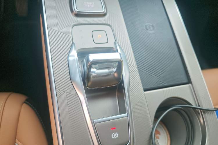 Used GAC Trumpchi EMKOO 2022 1.5T Supernova Max Edition Gear Lever