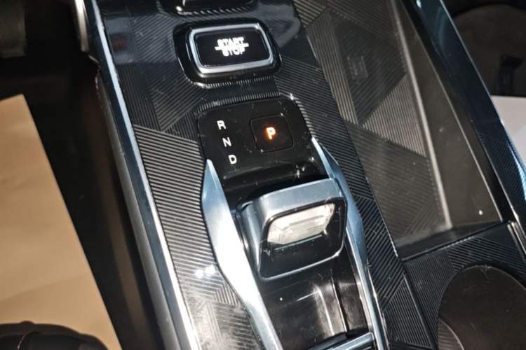 Used GAC Trumpchi EMKOO 2022 1.5T Supernova Pro Edition Gear Lever