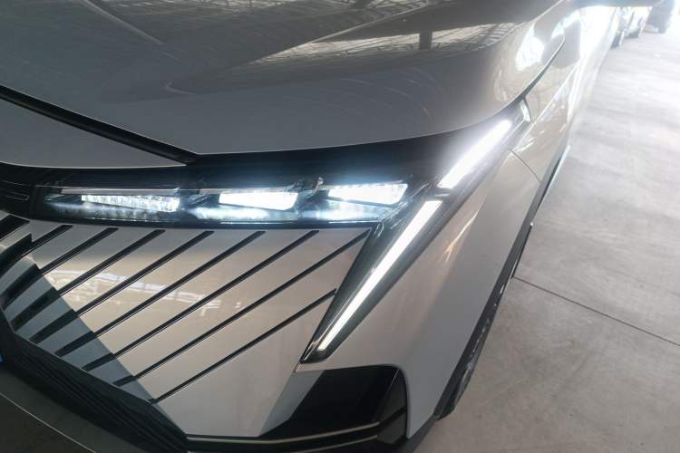 Used GAC Trumpchi EMKOO 2022 2.0 ATK Gemini Edition Left Front Headlight