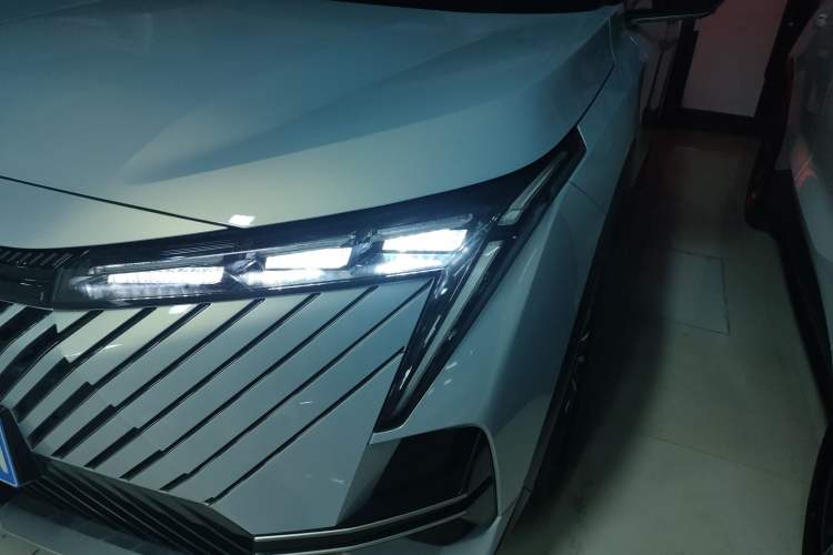 Used GAC Trumpchi EMKOO 2022 1.5T Supernova Pro Edition Left Front Headlight