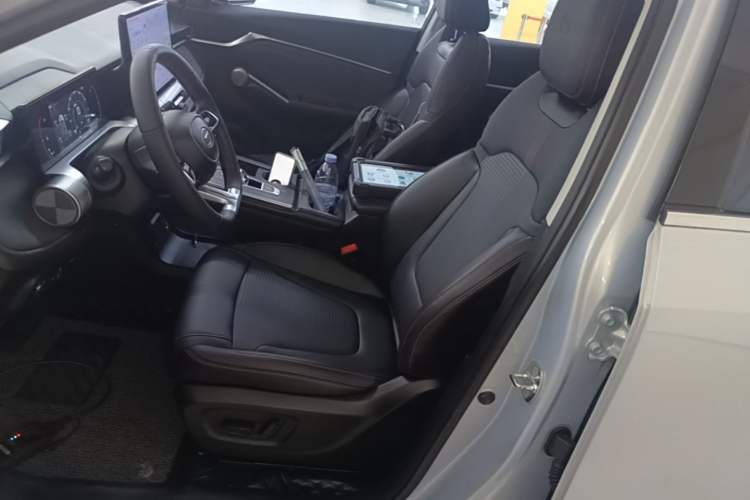 Used GAC Trumpchi EMKOO 2022 2.0T Neutron Star Pro Edition Left Front Seat