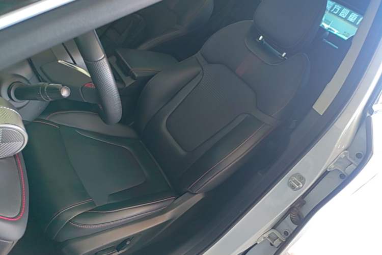 Used GAC Trumpchi EMKOO 2022 1.5T Supernova Pro Edition Left Front Seat