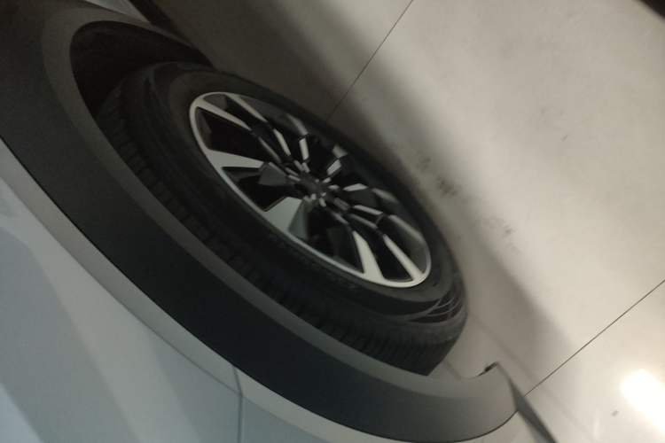 Used GAC Trumpchi EMKOO 2022 1.5T Supernova Pro Edition Left Front Wheel Hub