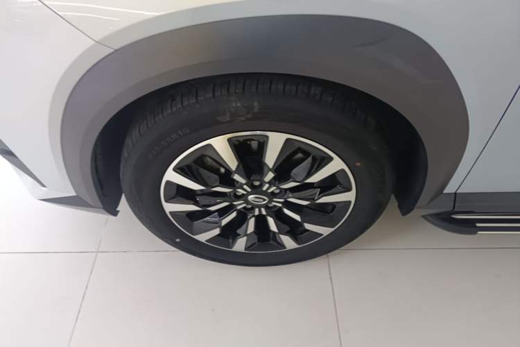 Used GAC Trumpchi EMKOO 2022 2.0T Neutron Star Pro Edition Left Front Wheel Hub