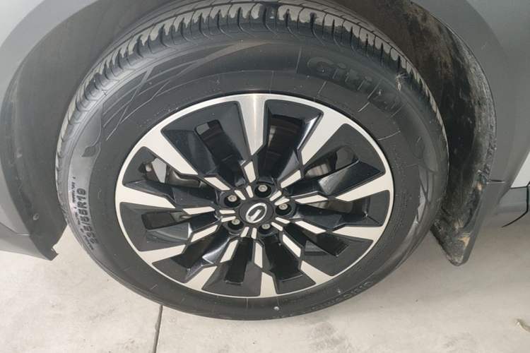 Used GAC Trumpchi EMKOO 2022 1.5T Supernova Max Edition Left Front Wheel Hub