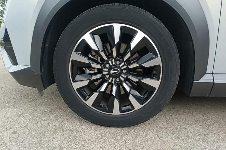 Used GAC Trumpchi EMKOO 2022 2.0T Neutron Star Pro Edition Left Front Wheel Hub