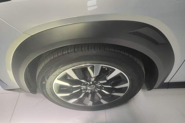 Used GAC Trumpchi EMKOO 2022 1.5T Supernova Pro Edition Left Front Wheel Hub