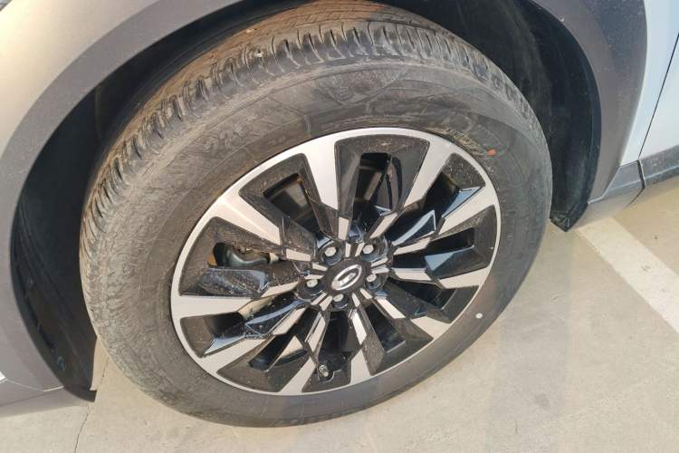 Used GAC Trumpchi EMKOO 2022 1.5T Supernova Max Edition Left Front Wheel Hub