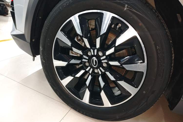 Used GAC Trumpchi EMKOO 2022 1.5T Supernova Pro Edition Left Front Wheel Hub
