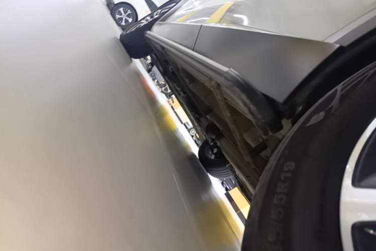 Used GAC Trumpchi EMKOO 2022 2.0T Neutron Star Pro Edition Left Side Sill