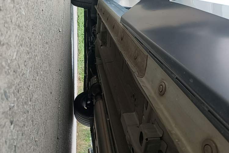 Used GAC Trumpchi EMKOO 2022 2.0T Neutron Star Pro Edition Left Side Sill