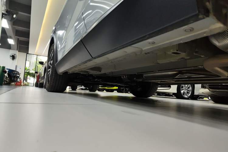 Used GAC Trumpchi EMKOO 2022 1.5T Supernova Pro Edition Left Side Sill