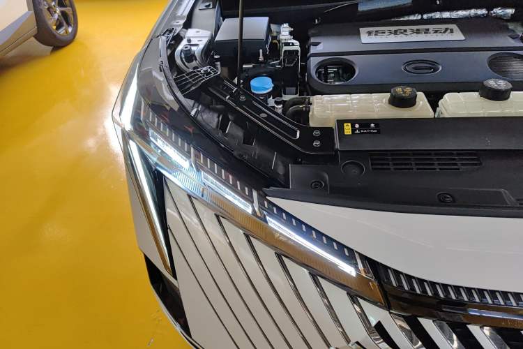 Used GAC Trumpchi EMKOO 2022 2.0 ATK TwinStar Max Edition Right Front Headlight