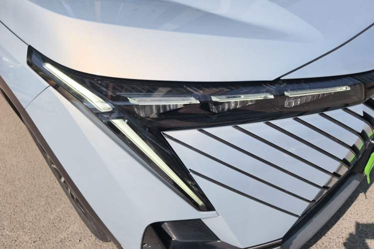 Used GAC Trumpchi EMKOO 2022 2.0 ATK TwinStar Pro Edition Right Front Headlight