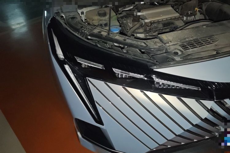 Used GAC Trumpchi EMKOO 2022 1.5T Supernova Pro Edition Right Front Headlight