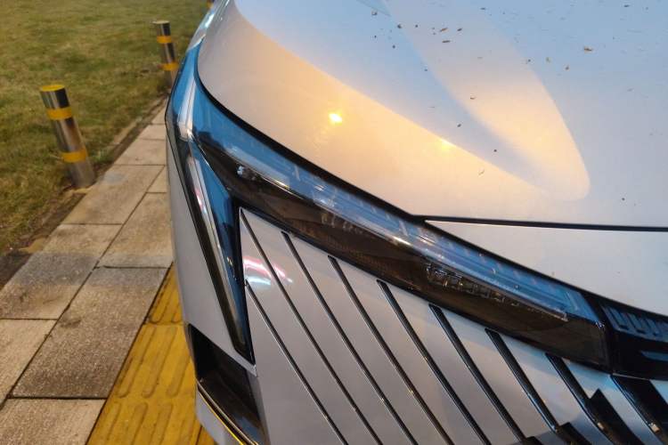 Used GAC Trumpchi EMKOO 2022 1.5T Supernova Pro Edition Right Front Headlight