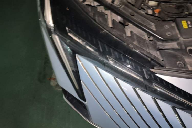 Used GAC Trumpchi EMKOO 2022 1.5T Supernova Pro Edition Right Front Headlight