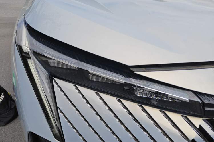 Used GAC Trumpchi EMKOO 2022 2.0 ATK Gemini Edition Right Front Headlight