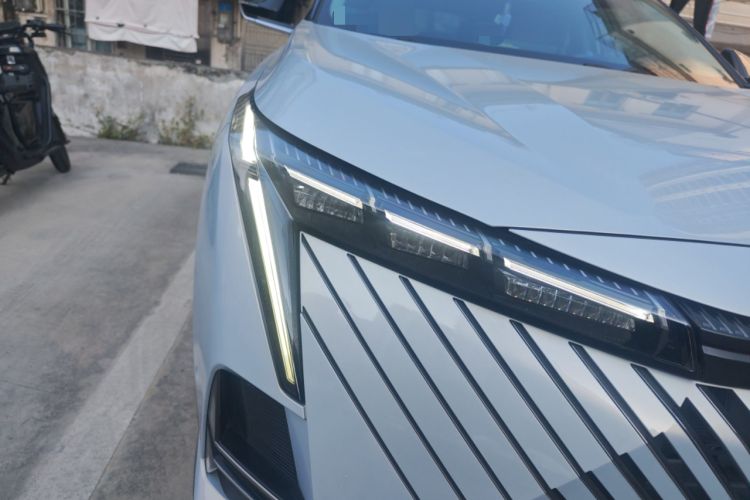 Used GAC Trumpchi EMKOO 2022 1.5T Supernova Max Edition Right Front Headlight