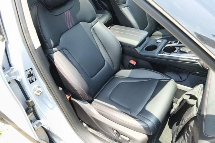 Used GAC Trumpchi EMKOO 2022 2.0 ATK TwinStar Max Edition Right Front Seat