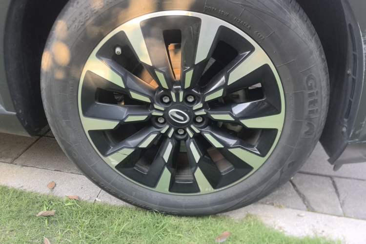 Used GAC Trumpchi EMKOO 2022 1.5T Supernova Pro Edition Right Front Wheel Hub