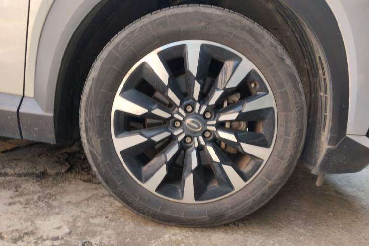 Used GAC Trumpchi EMKOO 2022 1.5T Supernova Pro Edition Right Front Wheel Hub