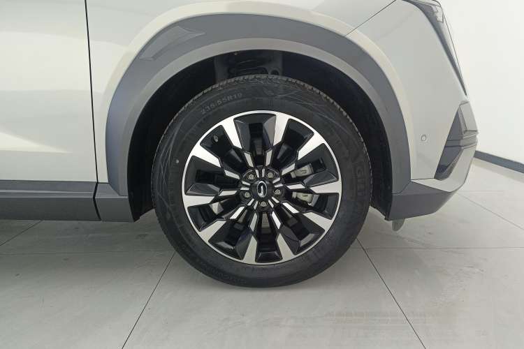 Used GAC Trumpchi EMKOO 2022 1.5T Supernova Max Edition Right Front Wheel Hub