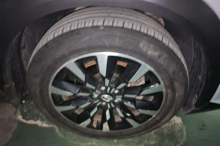 Used GAC Trumpchi EMKOO 2022 1.5T Supernova Pro Edition Right Front Wheel Hub