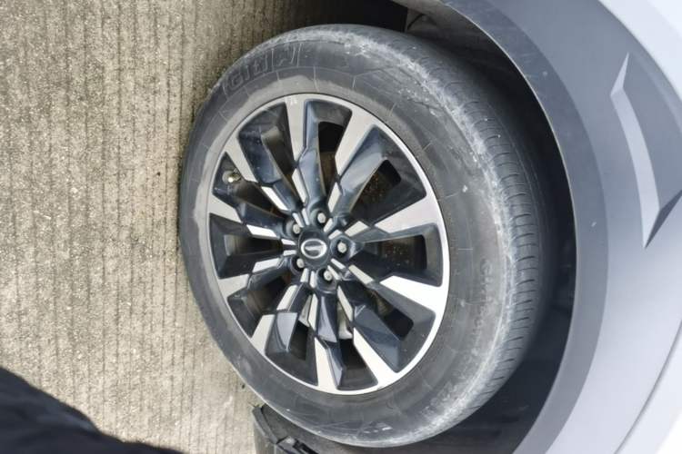 Used GAC Trumpchi EMKOO 2022 1.5T Supernova Pro Edition Right Front Wheel Hub