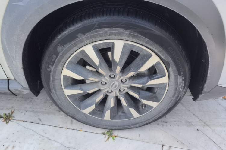 Used GAC Trumpchi EMKOO 2022 1.5T Supernova Pro Edition Right Front Wheel Hub