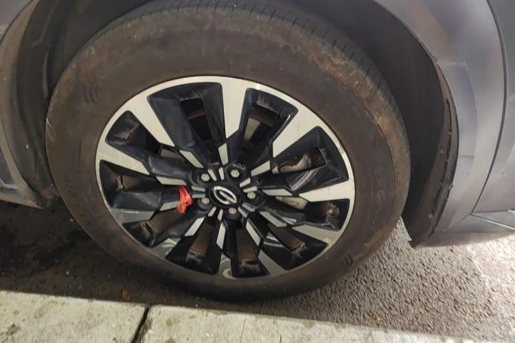 Used GAC Trumpchi EMKOO 2022 1.5T Supernova Pro Edition Right Front Wheel Hub