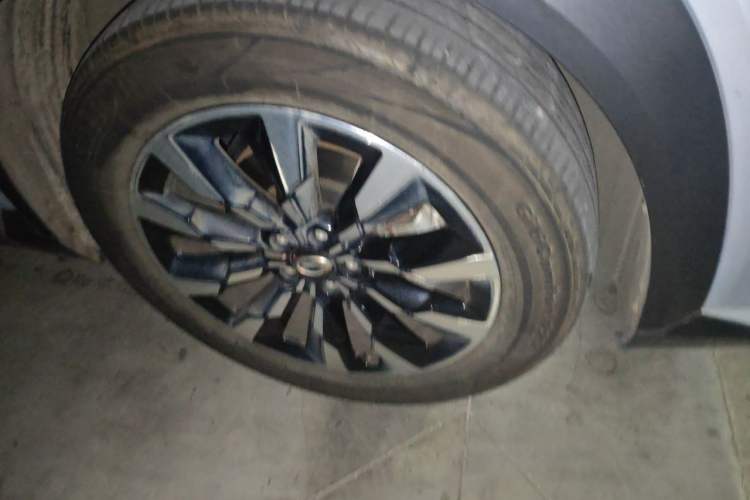 Used GAC Trumpchi EMKOO 2022 1.5T Supernova Pro Edition Right Front Wheel Hub