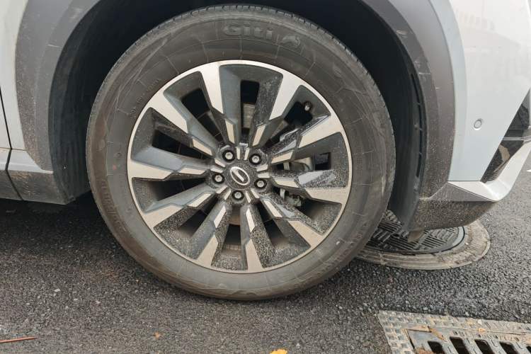 Used GAC Trumpchi EMKOO 2022 1.5T Supernova Max Edition Right Front Wheel Hub