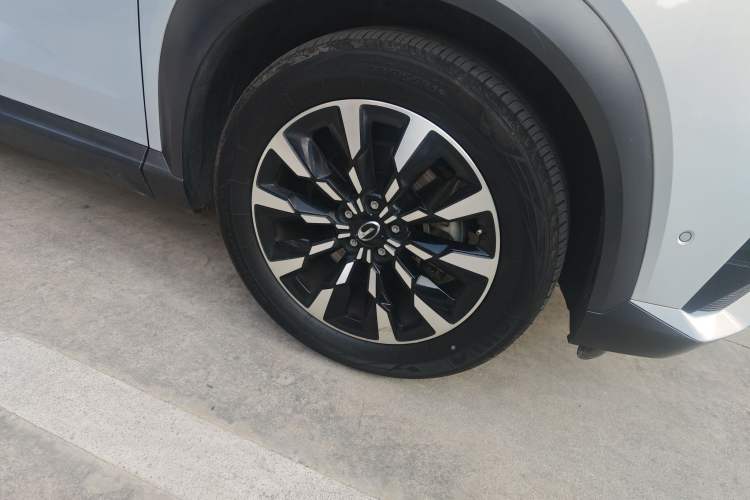 Used GAC Trumpchi EMKOO 2022 1.5T Supernova Max Edition Right Front Wheel Hub