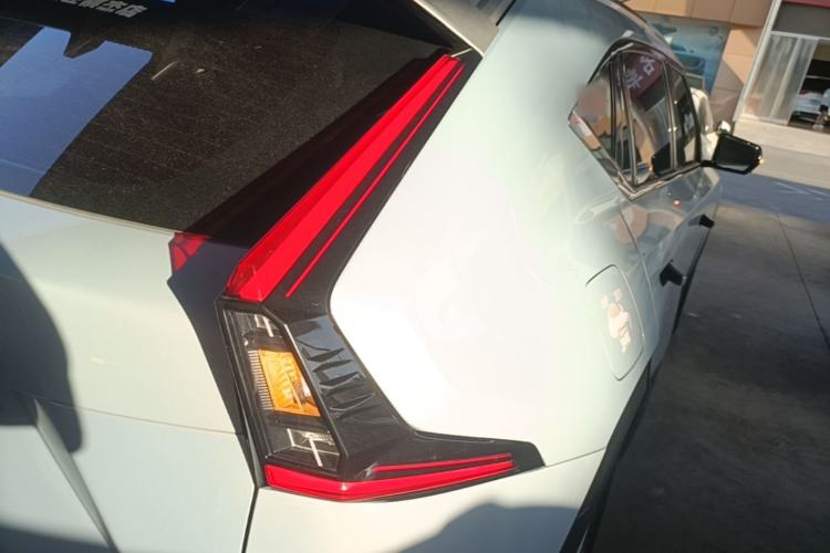 Used GAC Trumpchi EMKOO 2022 1.5T Supernova Pro Edition Right Rear Taillight