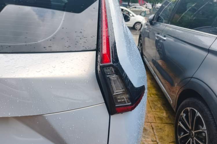 Used GAC Trumpchi EMKOO 2022 1.5T Supernova Pro Edition Right Rear Taillight