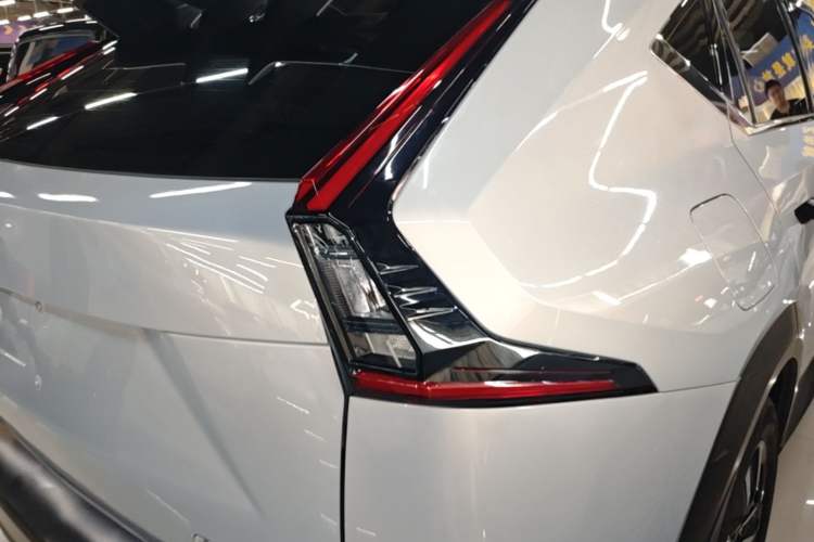 Used GAC Trumpchi EMKOO 2022 1.5T Supernova Pro Edition Right Rear Taillight