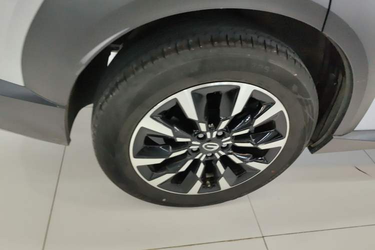 Used GAC Trumpchi EMKOO 2022 1.5T Supernova Pro Edition Right Rear Wheel Hub