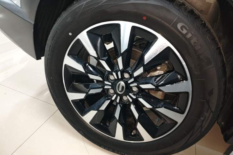 Used GAC Trumpchi EMKOO 2022 1.5T Supernova Pro Edition Right Rear Wheel Hub
