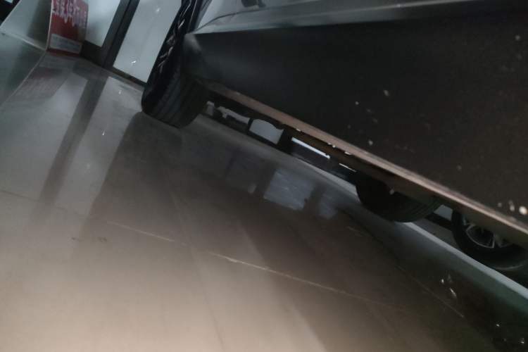 Used GAC Trumpchi EMKOO 2022 1.5T Supernova Pro Edition Right Side Sill