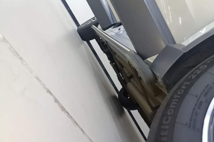 Used GAC Trumpchi EMKOO 2022 2.0T Neutron Star Pro Edition Right Side Sill