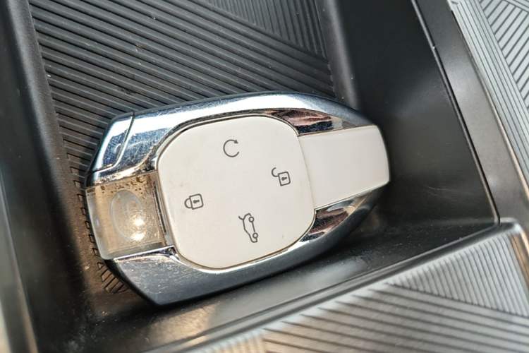 Used GAC Trumpchi EMKOO 2022 1.5T Supernova Pro Edition Vehicle Key