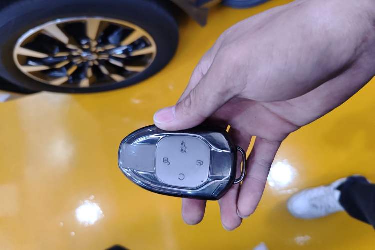 Used GAC Trumpchi EMKOO 2022 2.0 ATK TwinStar Max Edition Vehicle Key