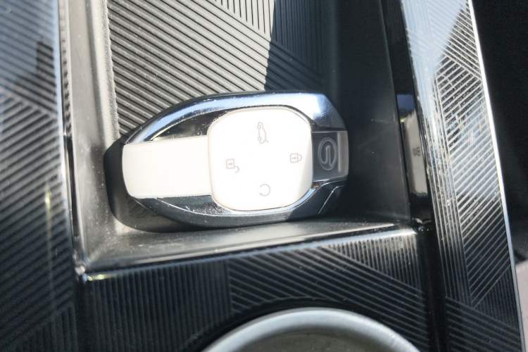 Used GAC Trumpchi EMKOO 2022 2.0 ATK TwinStar Pro Edition Vehicle Key