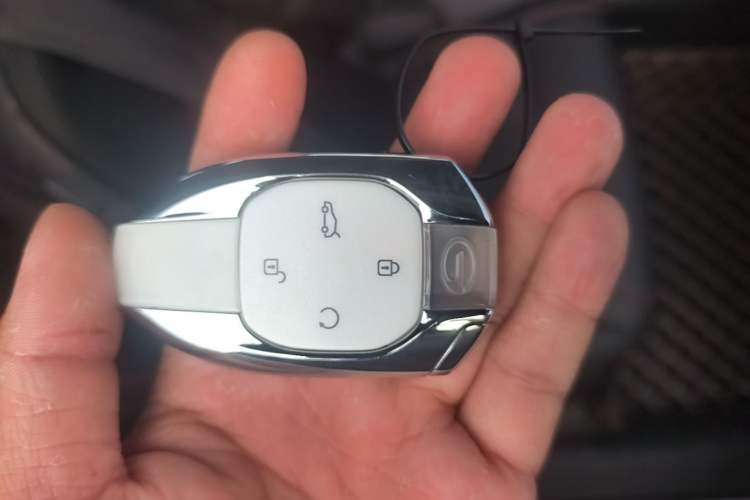 Used GAC Trumpchi EMKOO 2022 1.5T Supernova Pro Edition Vehicle Key