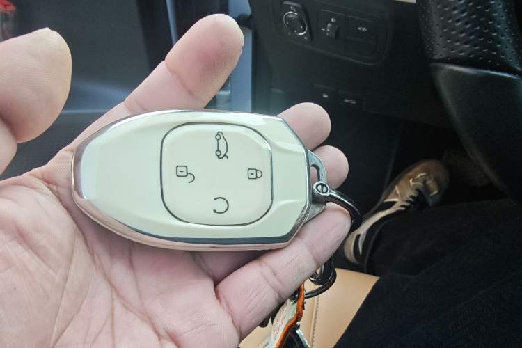 Used GAC Trumpchi EMKOO 2022 1.5T Supernova Max Edition Vehicle Key