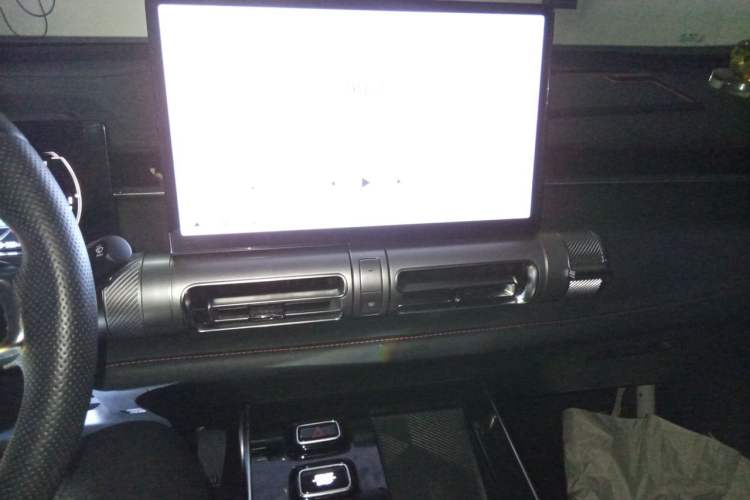 Used GAC Trumpchi EMKOO 2022 1.5T Supernova Pro Edition Audio And AC Panel