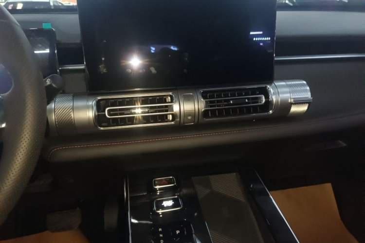 Used GAC Trumpchi EMKOO 2022 1.5T Supernova Edition Audio And AC Panel