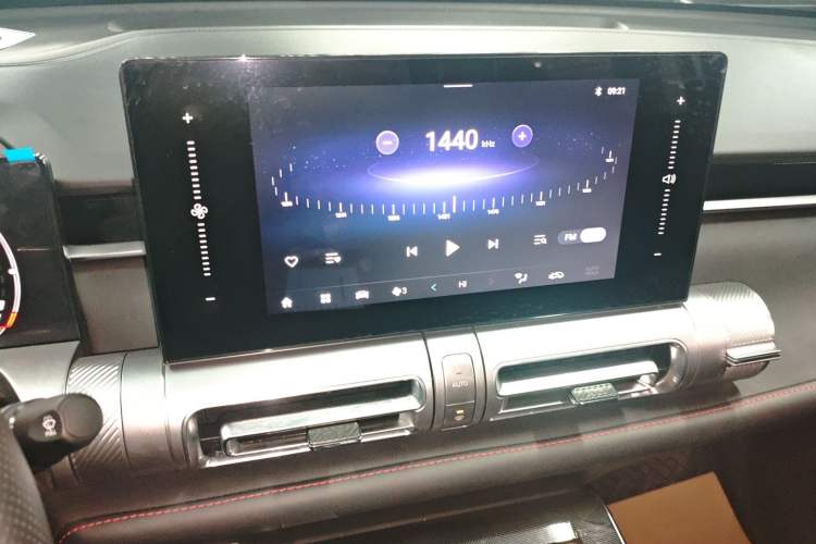 Used GAC Trumpchi EMKOO 2022 1.5T Supernova Edition Audio And AC Panel