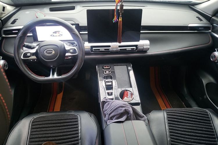 Used GAC Trumpchi EMKOO 2022 1.5T Supernova Max Edition Center Console